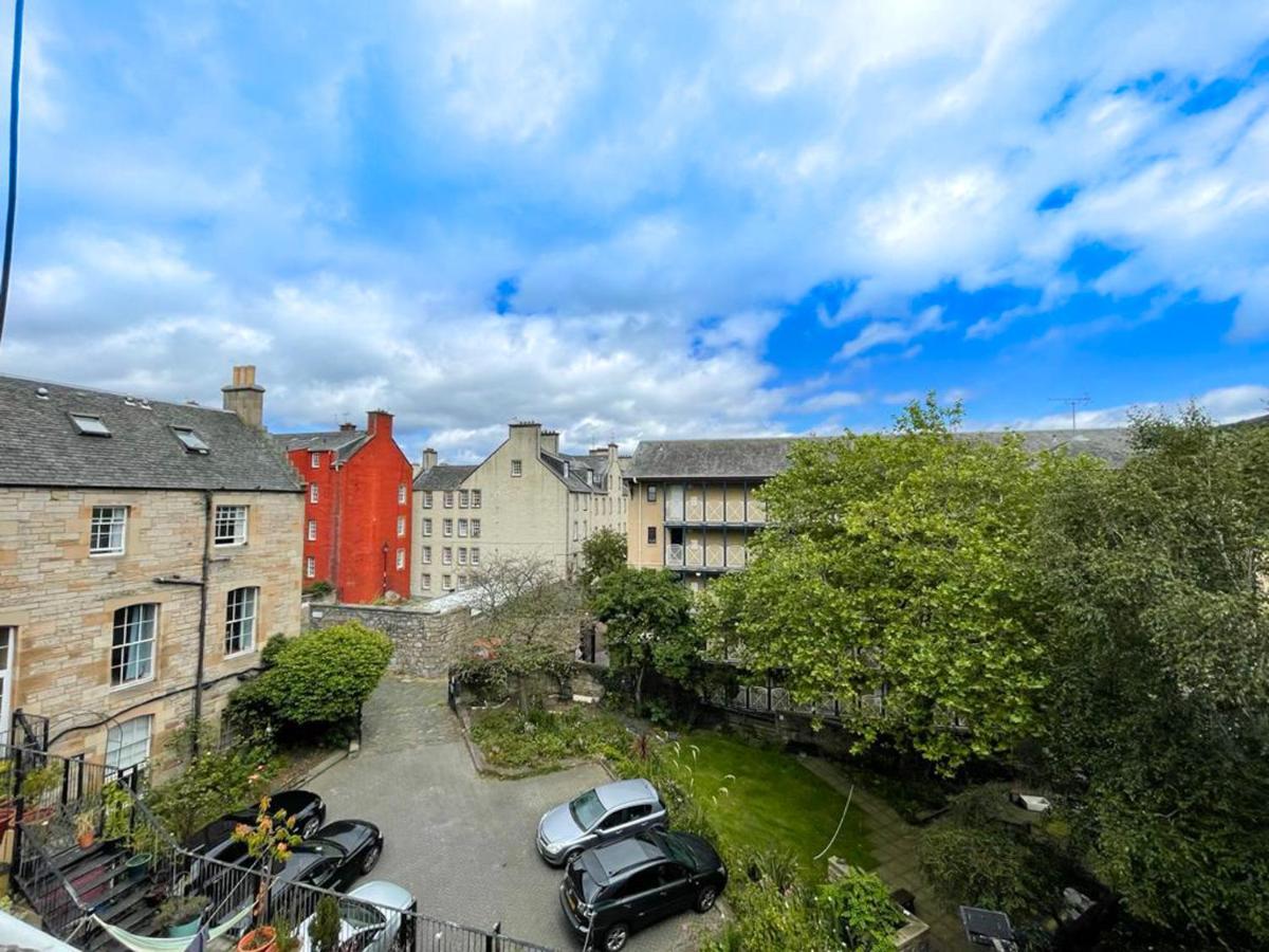 Charming 3 Bed Apartment In Old Town Edimburgo Exterior foto